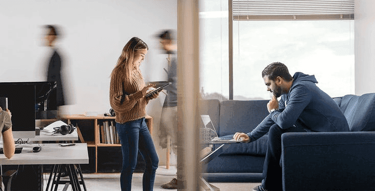 hibrit ofis kültürü: yaratıcı ekipler uzaktan çalışırken nasıl sinerji kurar?